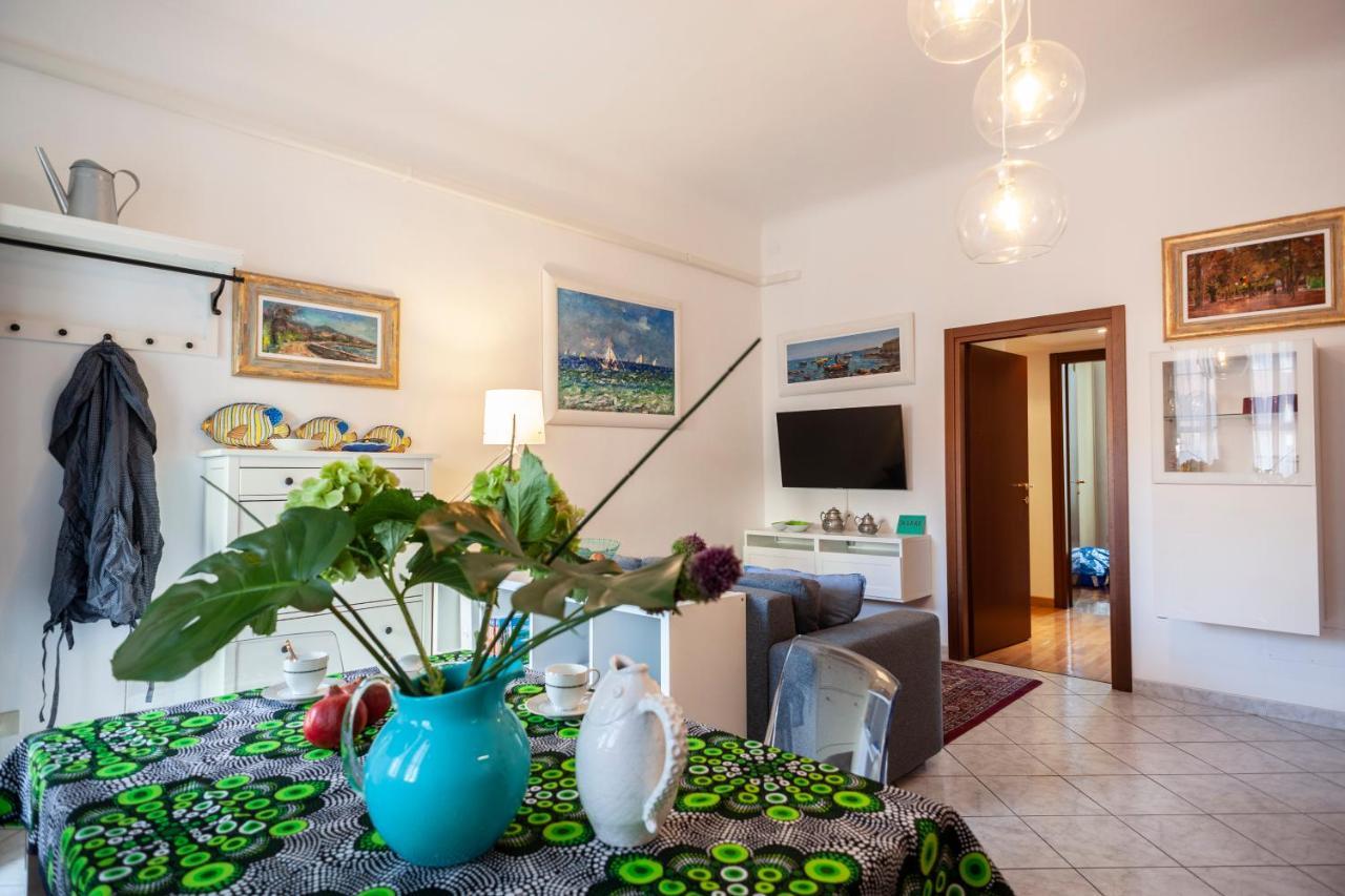 Gioia Home: A Due Passi Dalla Stazione E Con Posto Auto Apartment Mailand