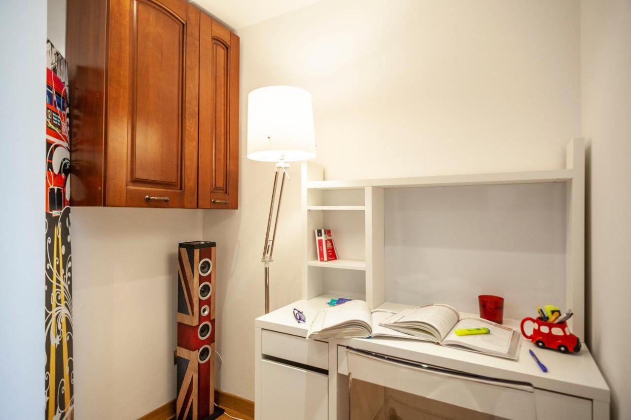 Gioia Home: A Due Passi Dalla Stazione E Con Posto Auto Apartment *